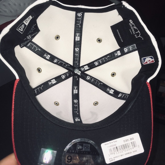 Jordan’s 13’s Cherry apple red, (Hat&Bag) - Picture 4 of 7